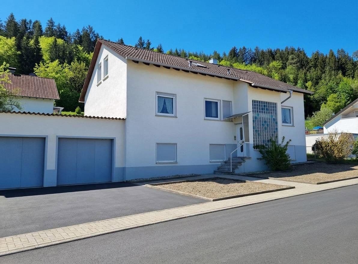 Prodej domu 177 m², pozemek 604 m², Tuttlingen, Bádensko-Württembersko Prodej domu 177 m², pozemek 604 m², Tuttlingen, Bádensko-Württembersko