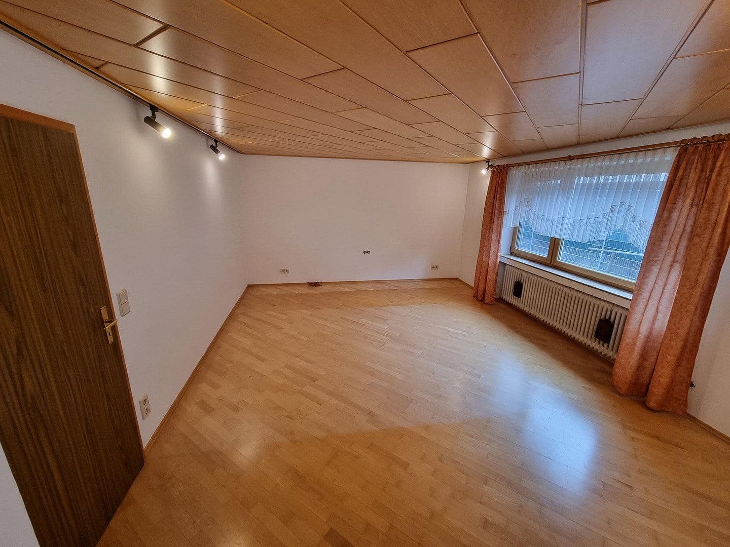 Prodej domu 177 m², pozemek 604 m², Tuttlingen, Bádensko-Württembersko Prodej domu 177 m², pozemek 604 m², Tuttlingen, Bádensko-Württembersko