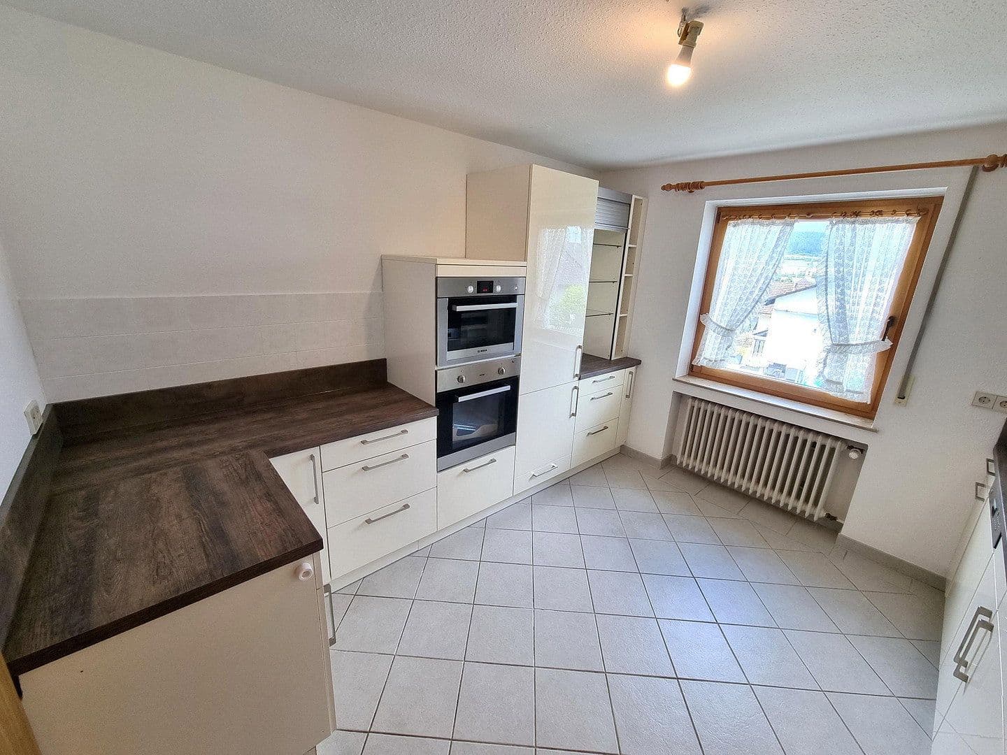 Prodej domu 177 m², pozemek 604 m², Tuttlingen, Bádensko-Württembersko Prodej domu 177 m², pozemek 604 m², Tuttlingen, Bádensko-Württembersko