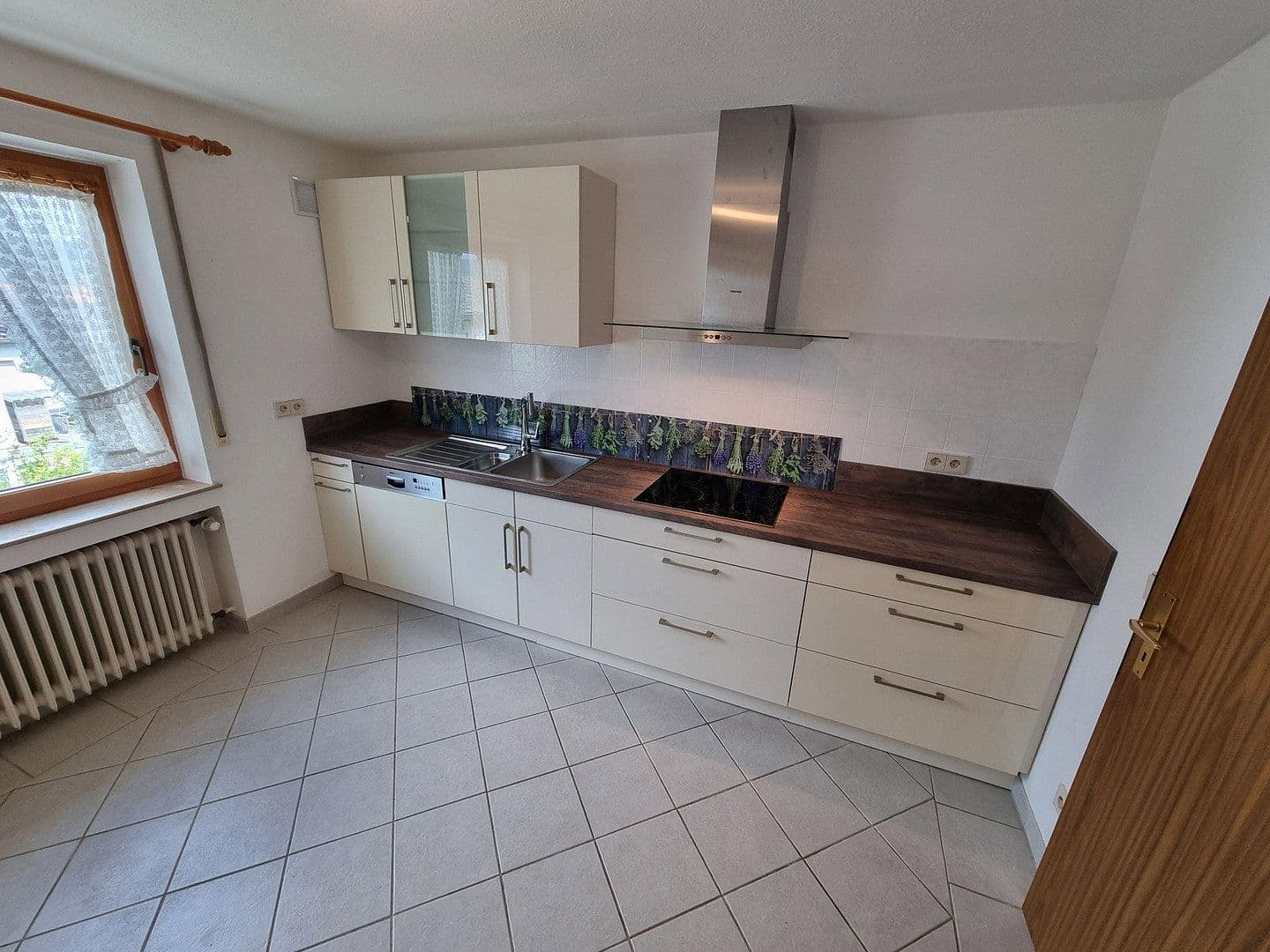 Prodej domu 177 m², pozemek 604 m², Tuttlingen, Bádensko-Württembersko Prodej domu 177 m², pozemek 604 m², Tuttlingen, Bádensko-Württembersko
