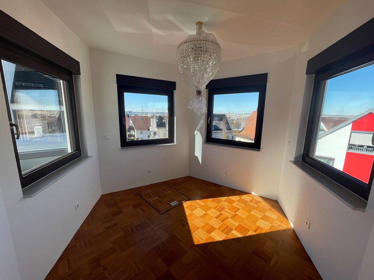 Pronájem bytu 2+1 91 m², Jahnstraße 10, Böblingen, Bádensko-Württembersko Pronájem bytu 2+1 91 m², Jahnstraße 10, Böblingen, Bádensko-Württembersko