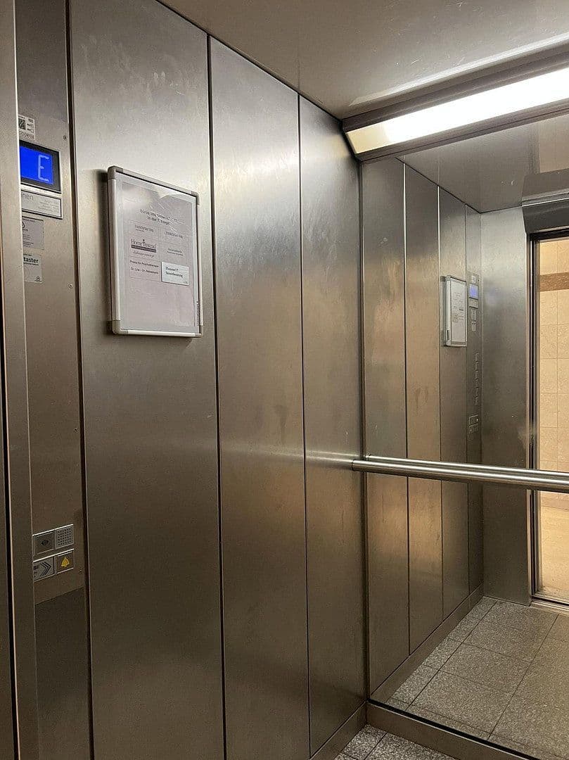 Pronájem bytu 2+1 70 m², Oederweg 43, FRANKFURT AM MAIN, Hessen Pronájem bytu 2+1 70 m², Oederweg 43, FRANKFURT AM MAIN, Hessen