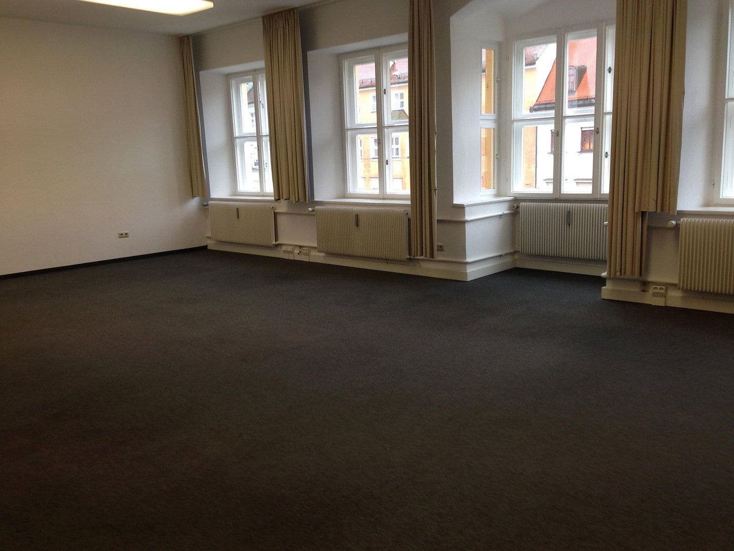 Pronájem kanceláře 210 m², Maximilianstr. 66, Augsburg, Bavorsko Pronájem kanceláře 210 m², Maximilianstr. 66, Augsburg, Bavorsko