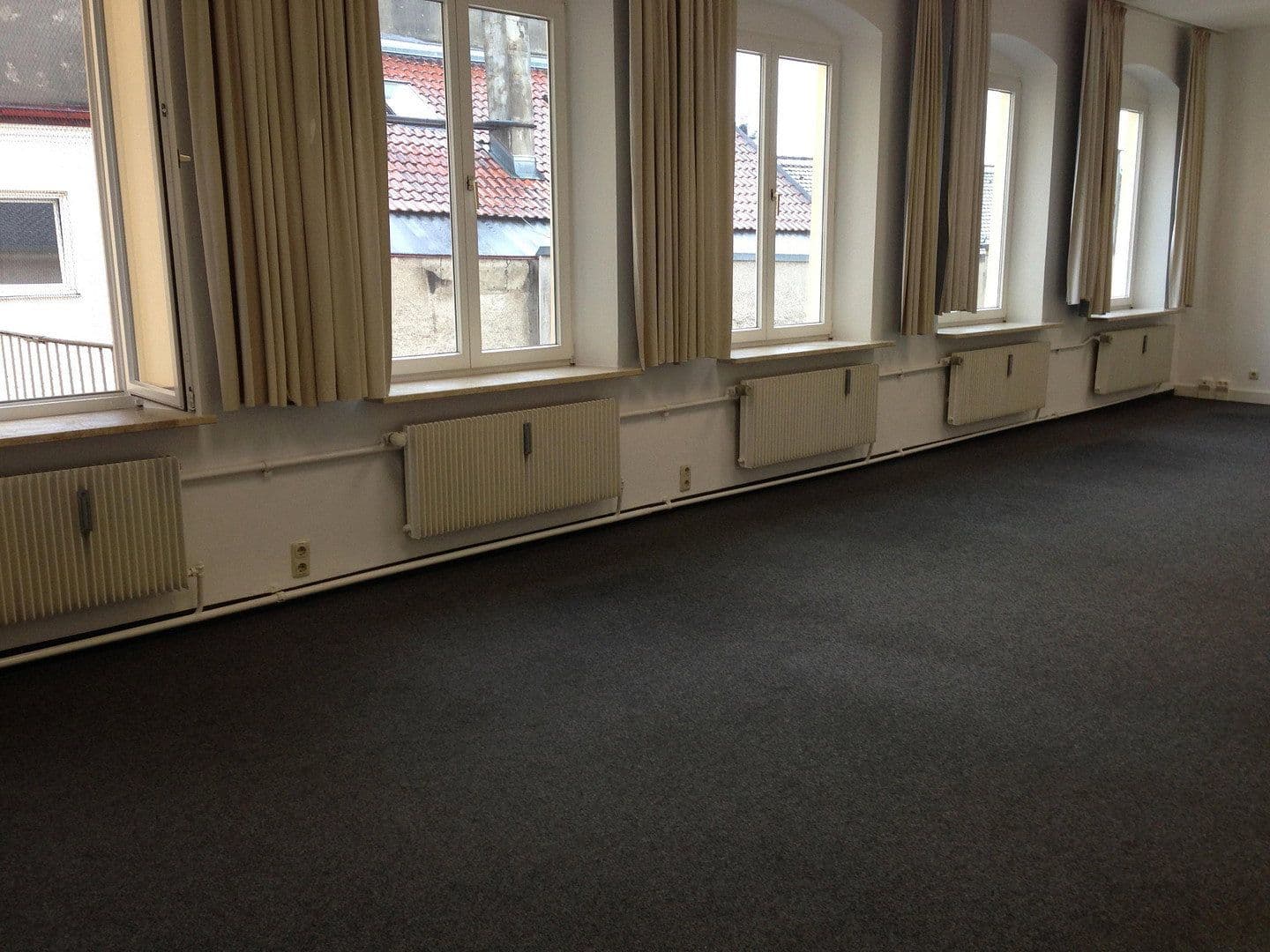 Pronájem kanceláře 210 m², Maximilianstr. 66, Augsburg, Bavorsko Pronájem kanceláře 210 m², Maximilianstr. 66, Augsburg, Bavorsko
