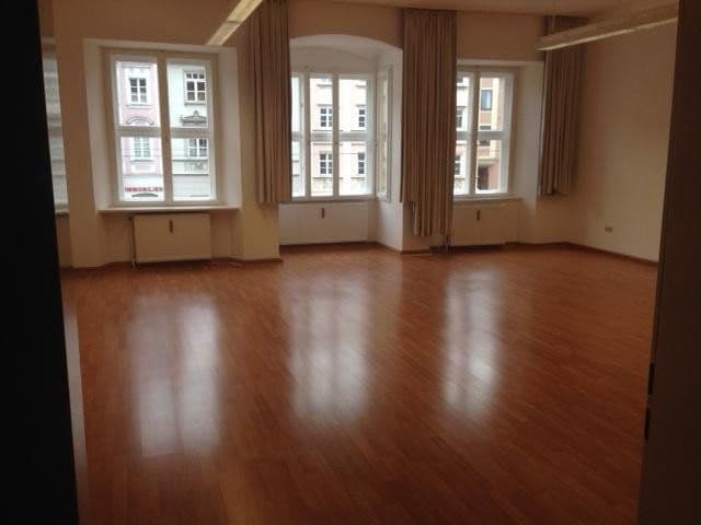 Pronájem kanceláře 210 m², Maximilianstr. 66, Augsburg, Bavorsko Pronájem kanceláře 210 m², Maximilianstr. 66, Augsburg, Bavorsko