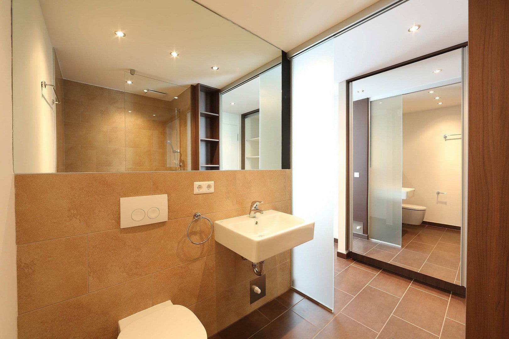 Pronájem bytu 1+1 32 m², Schillerstr.41, München, Bavorsko Pronájem bytu 1+1 32 m², Schillerstr.41, München, Bavorsko
