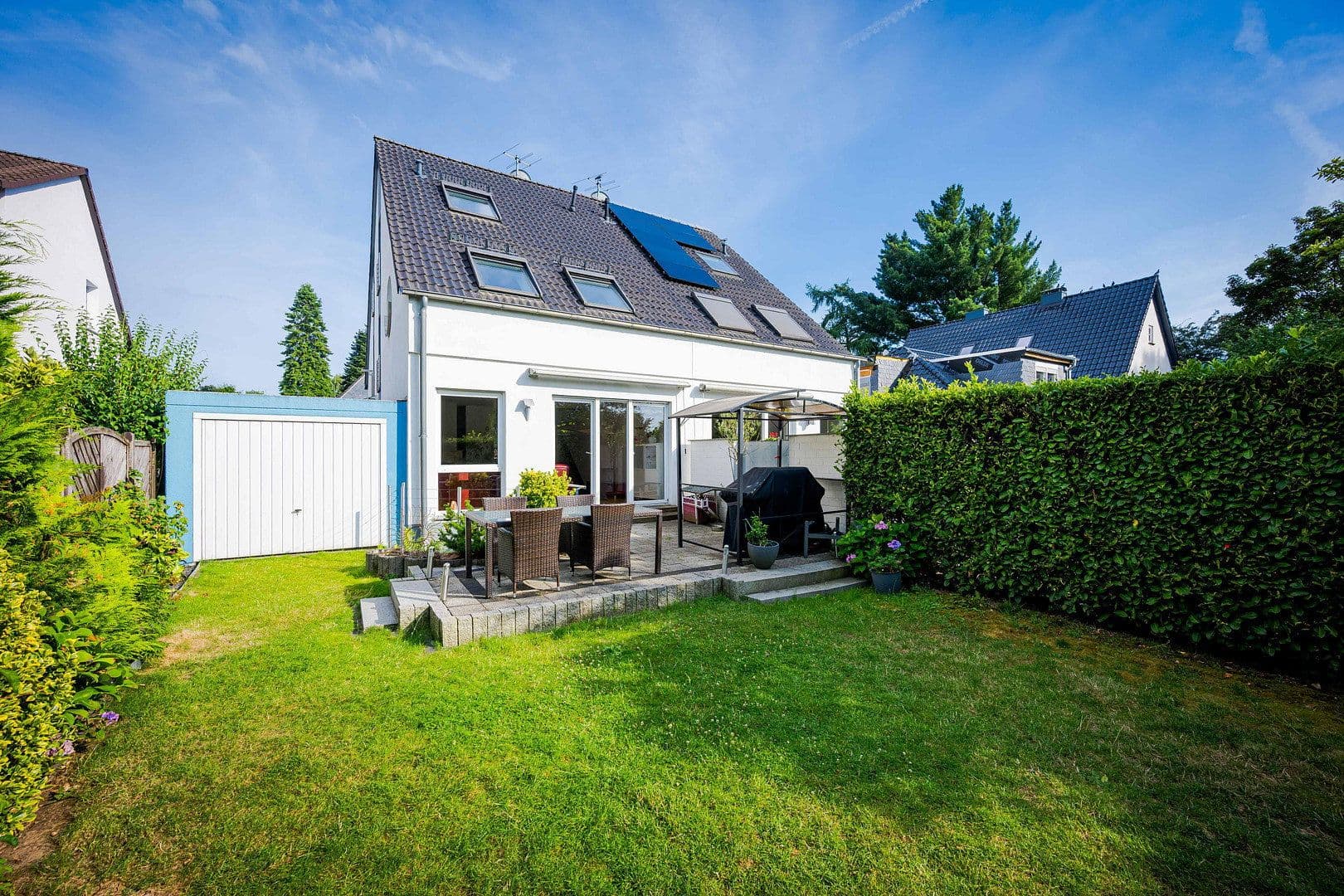 Prodej domu 173 m², pozemek 284 m², Solingen, Severní Porýní-Vestfálsko Prodej domu 173 m², pozemek 284 m², Solingen, Severní Porýní-Vestfálsko