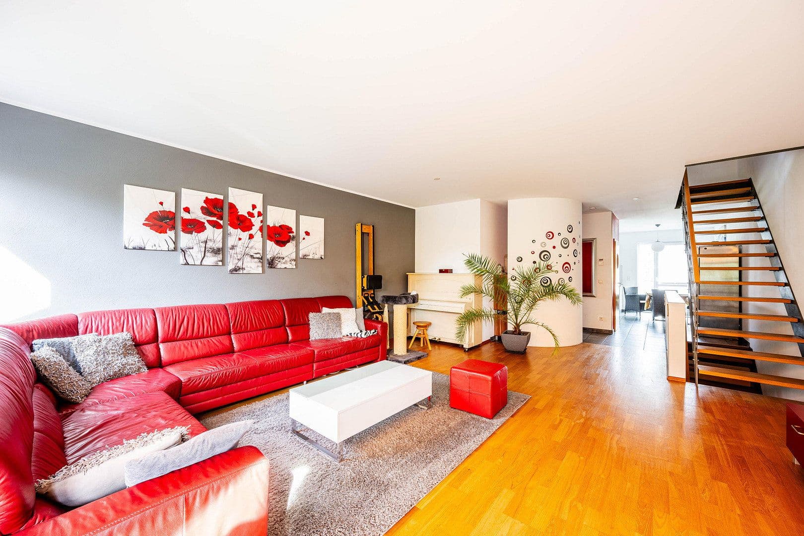 Prodej domu 173 m², pozemek 284 m², Solingen, Severní Porýní-Vestfálsko Prodej domu 173 m², pozemek 284 m², Solingen, Severní Porýní-Vestfálsko