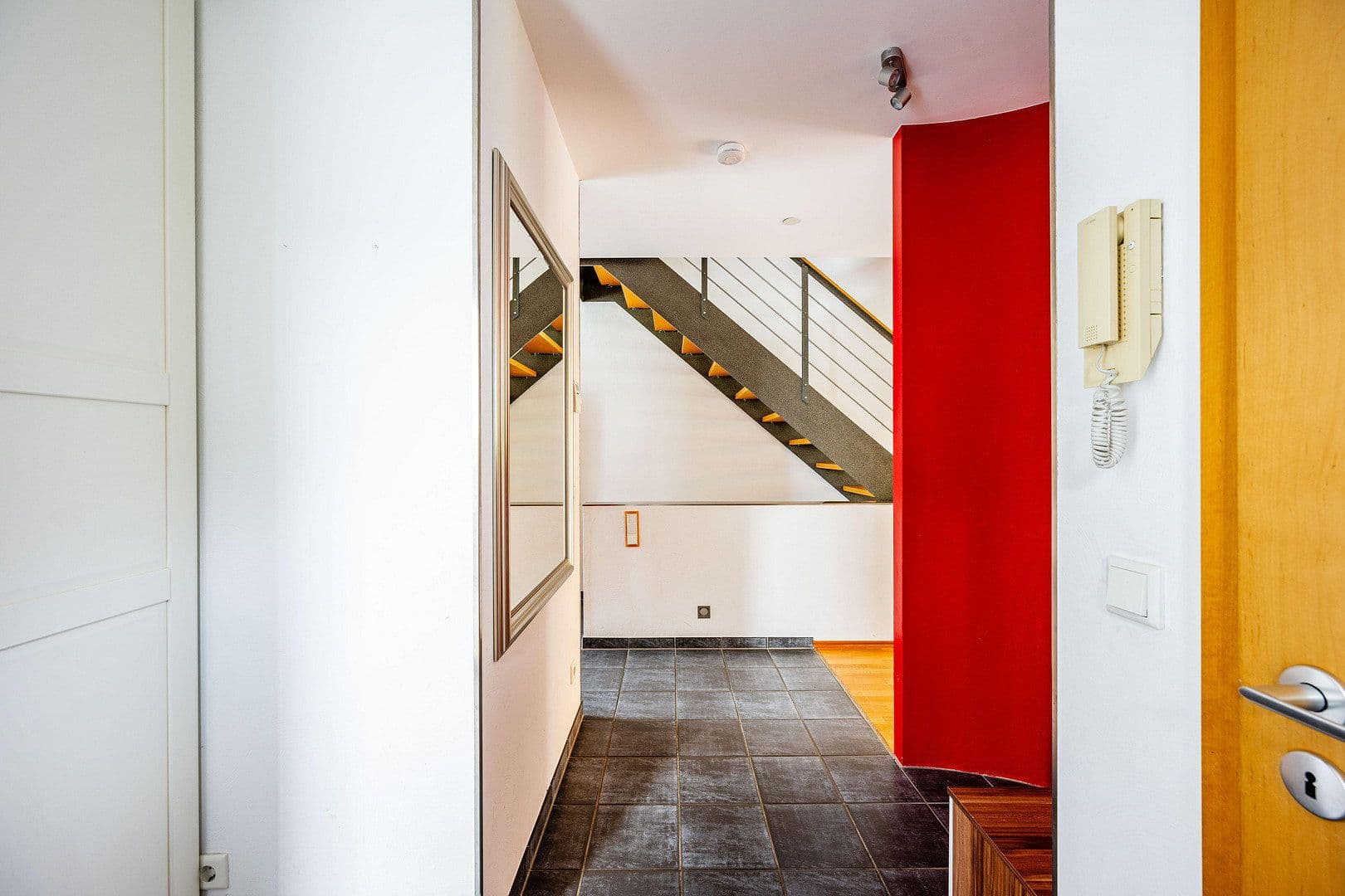 Prodej domu 173 m², pozemek 284 m², Solingen, Severní Porýní-Vestfálsko Prodej domu 173 m², pozemek 284 m², Solingen, Severní Porýní-Vestfálsko