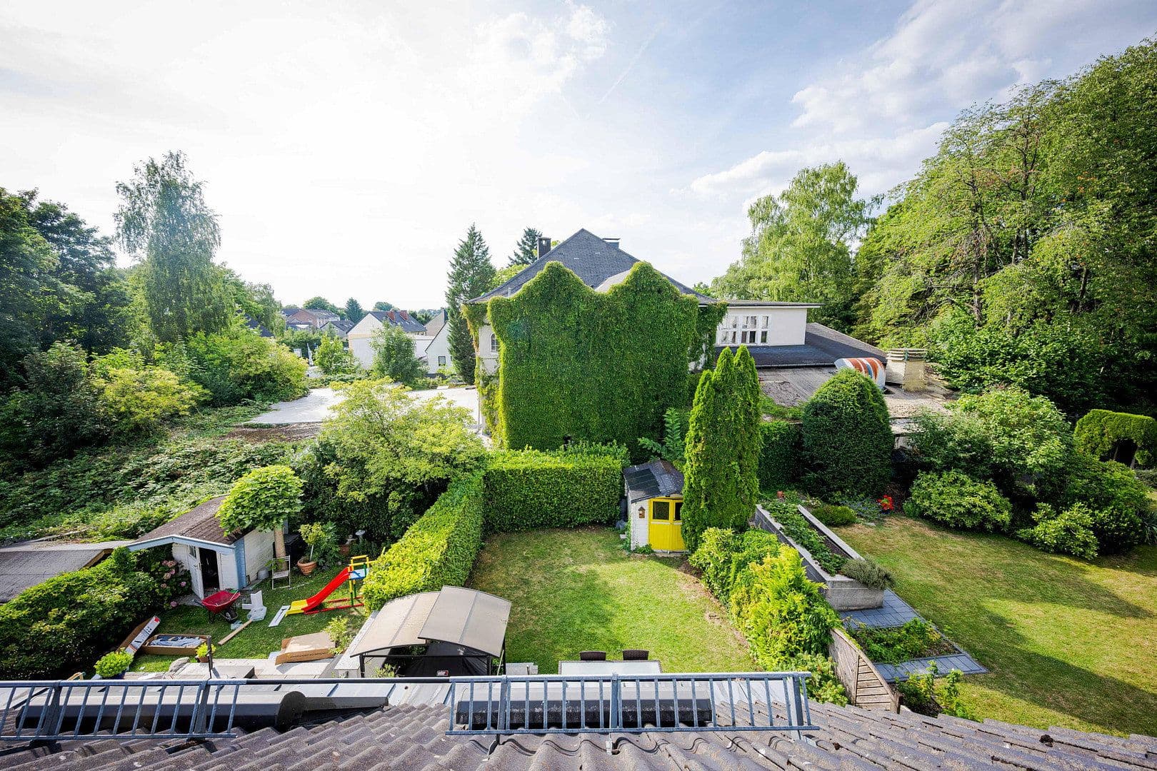 Prodej domu 173 m², pozemek 284 m², Solingen, Severní Porýní-Vestfálsko Prodej domu 173 m², pozemek 284 m², Solingen, Severní Porýní-Vestfálsko