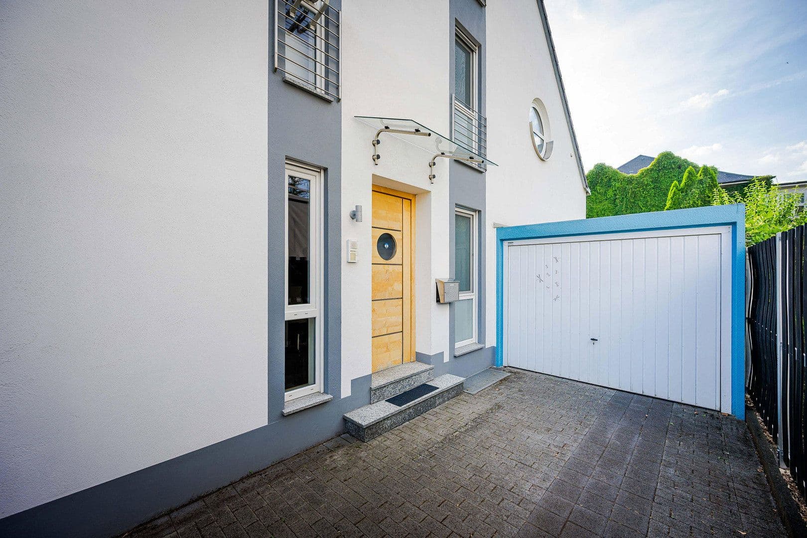 Prodej domu 173 m², pozemek 284 m², Solingen, Severní Porýní-Vestfálsko Prodej domu 173 m², pozemek 284 m², Solingen, Severní Porýní-Vestfálsko