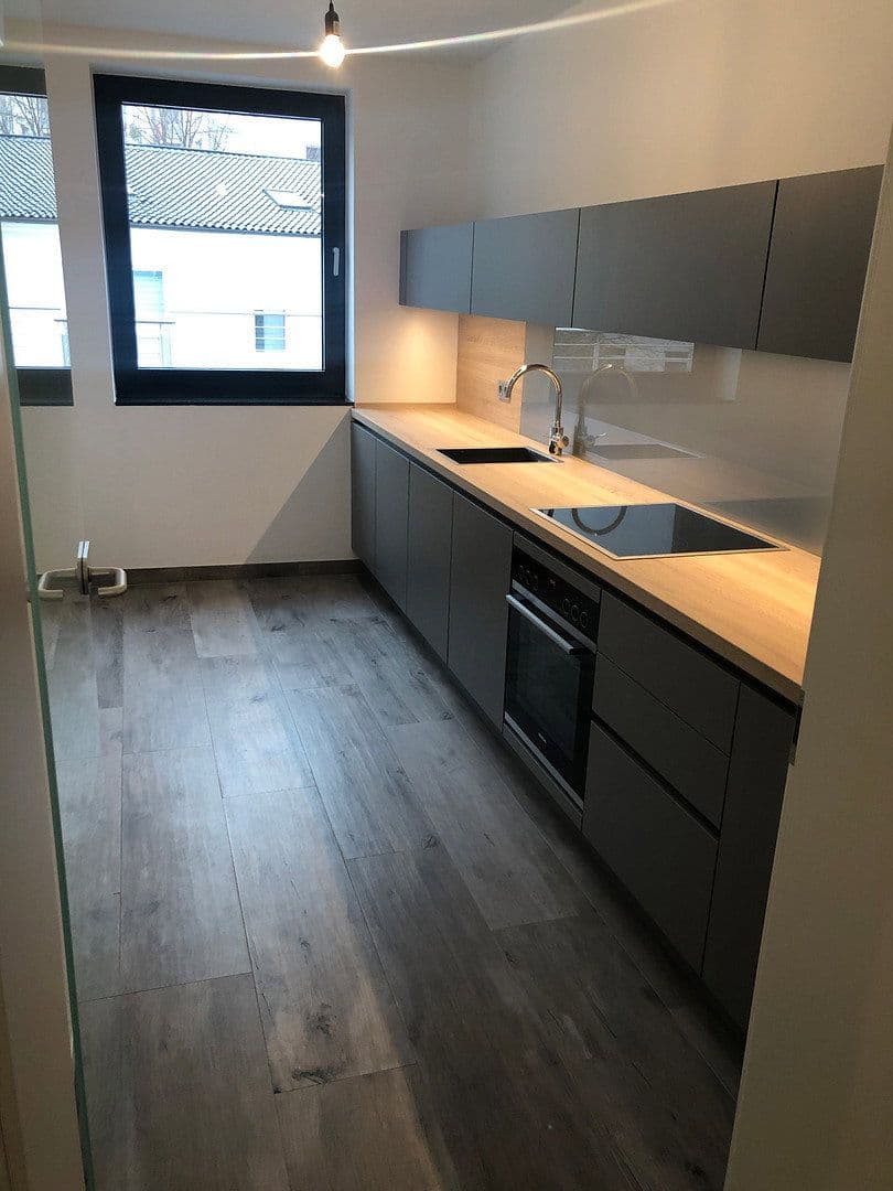 Pronájem bytu 3+1 70 m², Hannover, Dolní Sasko Pronájem bytu 3+1 70 m², Hannover, Dolní Sasko