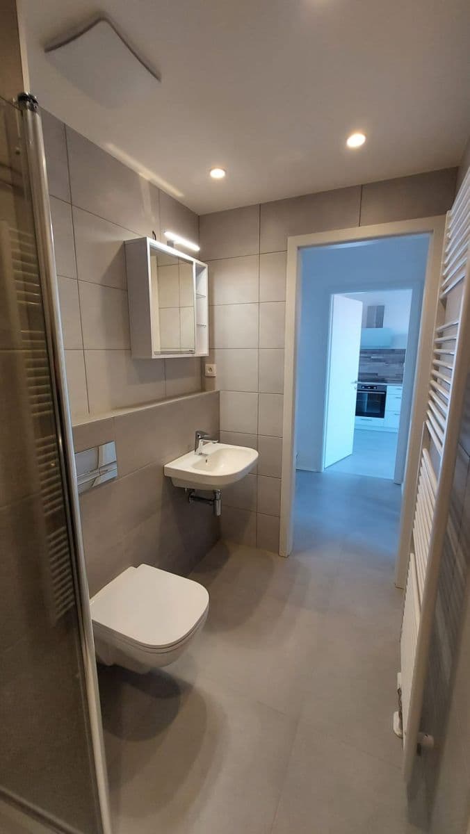 Pronájem bytu 2+kk 36 m², Karla Čapka, Unhošť, Středočeský kraj Pronájem bytu 2+kk 36 m², Karla Čapka, Unhošť, Středočeský kraj