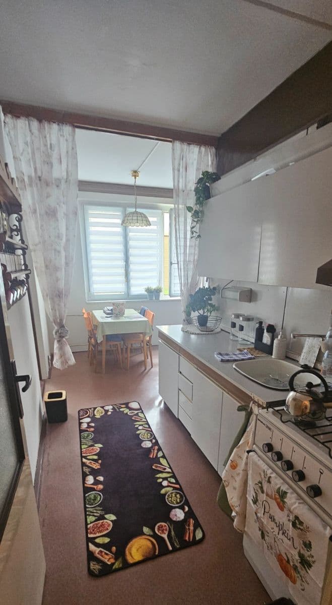 Prodej bytu 2+1 62 m², U Porcelánky, Chodov, Karlovarský kraj Prodej bytu 2+1 62 m², U Porcelánky, Chodov, Karlovarský kraj