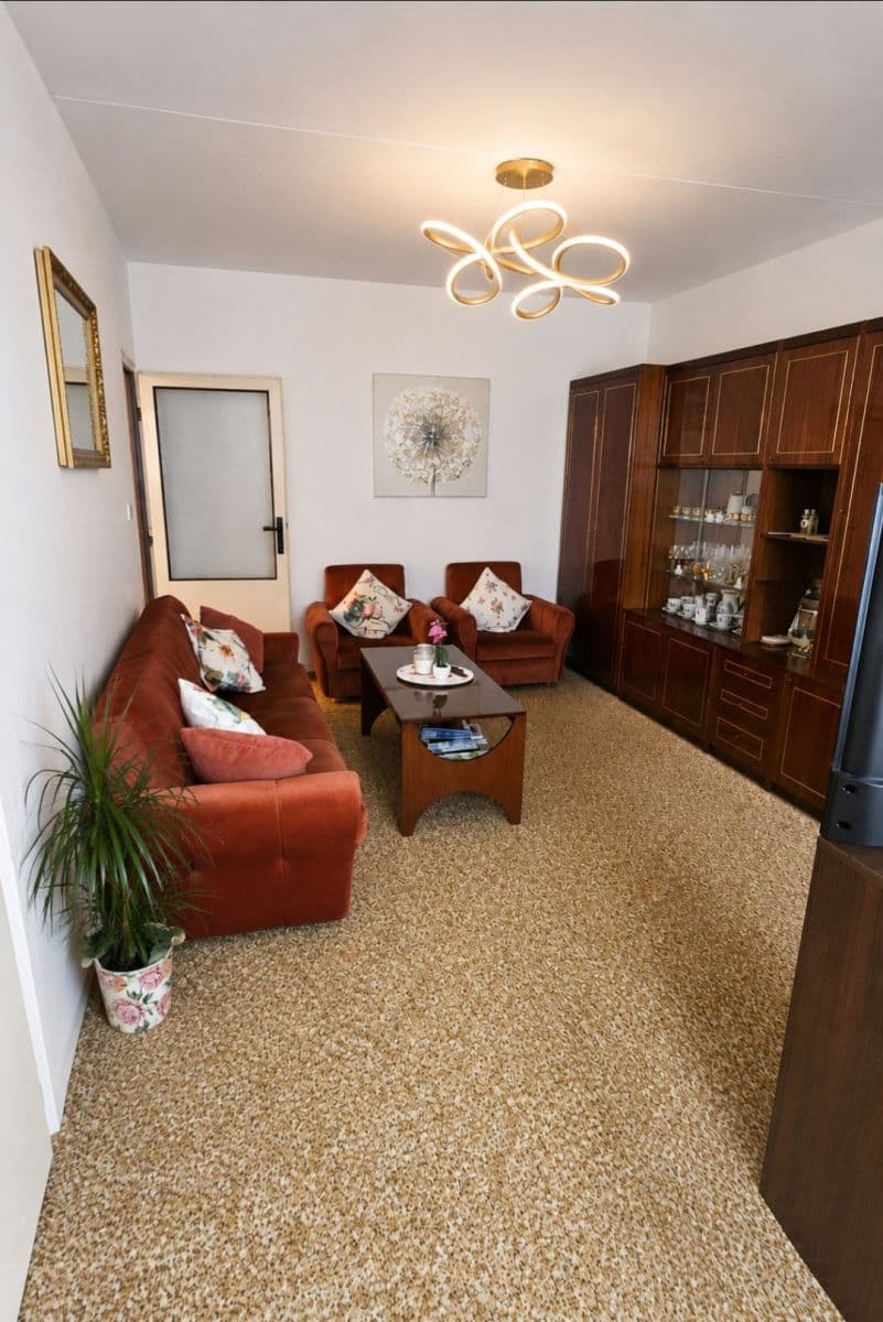 Prodej bytu 2+1 62 m², U Porcelánky, Chodov, Karlovarský kraj Prodej bytu 2+1 62 m², U Porcelánky, Chodov, Karlovarský kraj