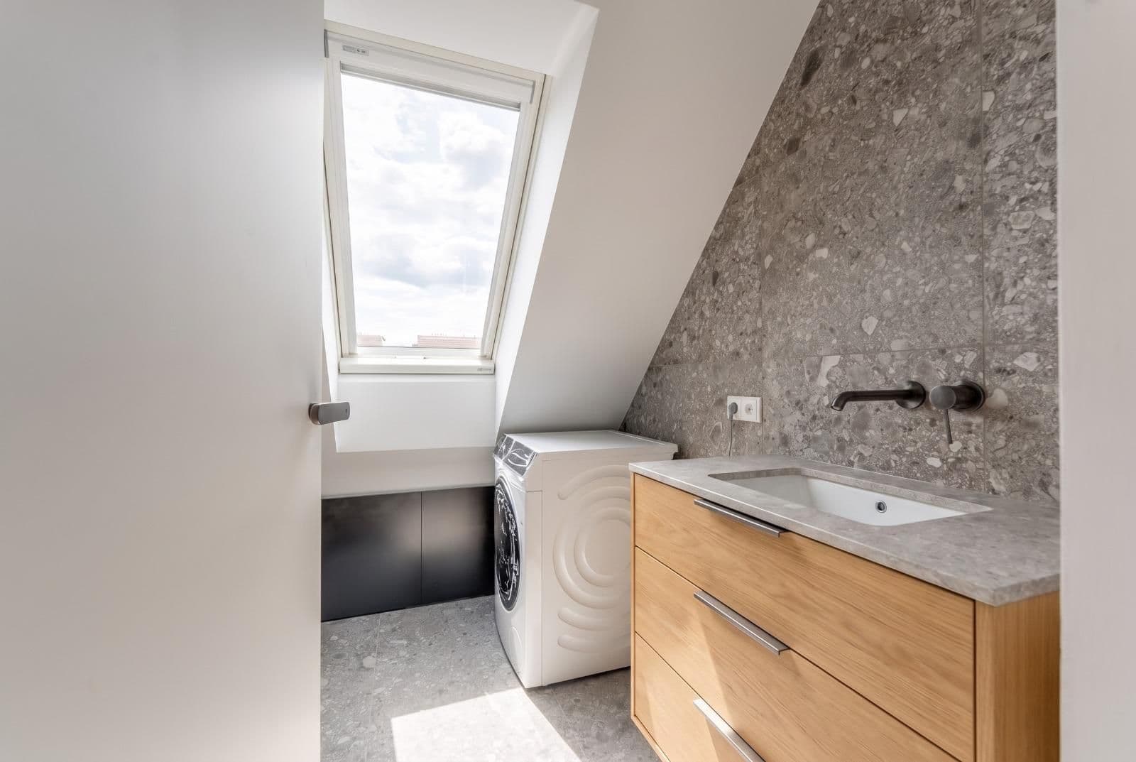 Pronájem bytu 3+kk 65 m², U Uranie, Praha, Praha Pronájem bytu 3+kk 65 m², U Uranie, Praha, Praha