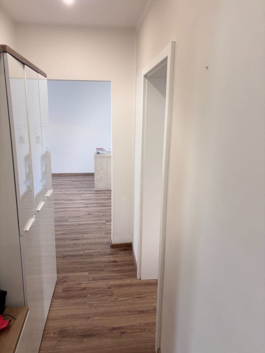 Pronájem bytu 3+kk 75 m², Šrobárova, Ostrava, Moravskoslezský kraj Pronájem bytu 3+kk 75 m², Šrobárova, Ostrava, Moravskoslezský kraj