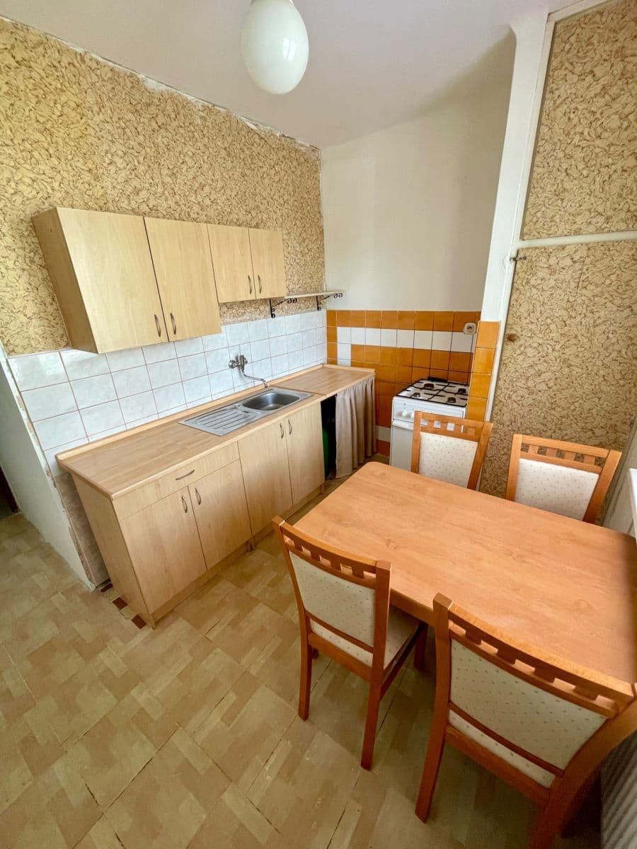 Pronájem bytu 3+1 59 m², Nová Ves, Karlovarský kraj Pronájem bytu 3+1 59 m², Nová Ves, Karlovarský kraj