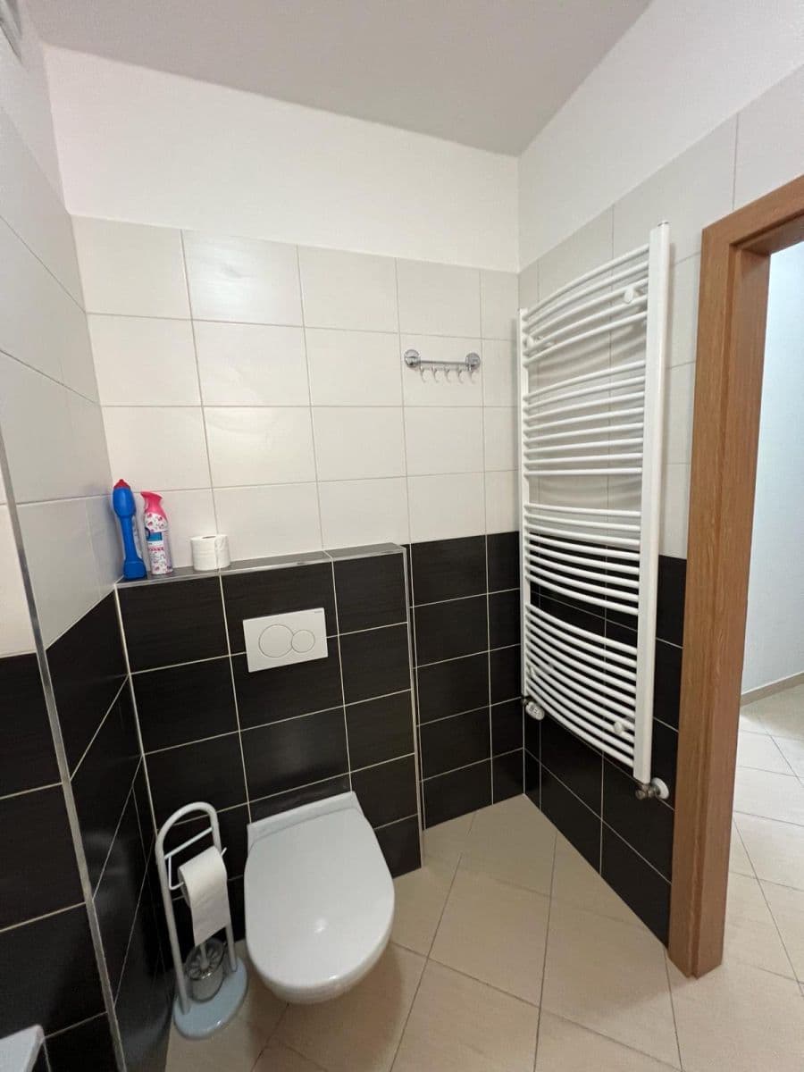 Pronájem bytu 2+kk 55 m², Pod Harfou, Praha, Praha Pronájem bytu 2+kk 55 m², Pod Harfou, Praha, Praha