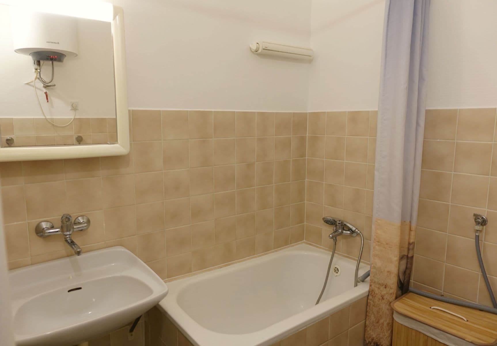 Pronájem bytu 2+kk 45 m², Družnosti, Praha, Praha Pronájem bytu 2+kk 45 m², Družnosti, Praha, Praha