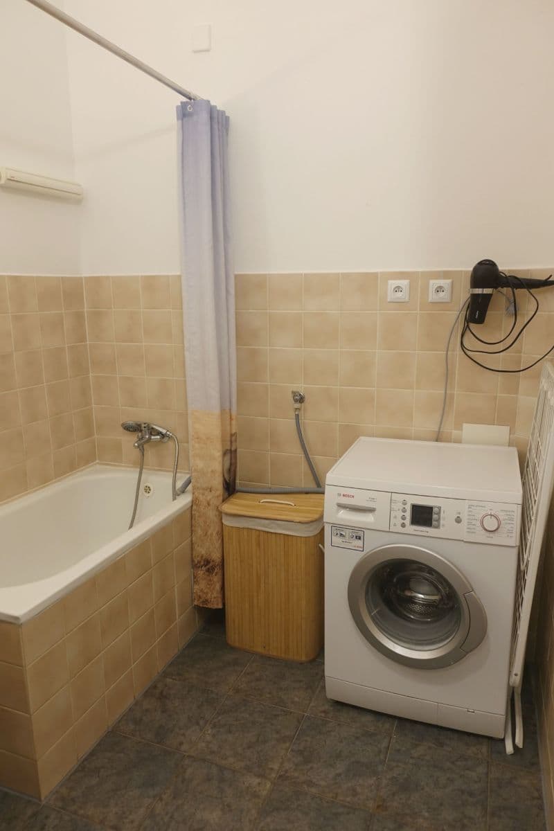 Pronájem bytu 2+kk 45 m², Družnosti, Praha, Praha Pronájem bytu 2+kk 45 m², Družnosti, Praha, Praha