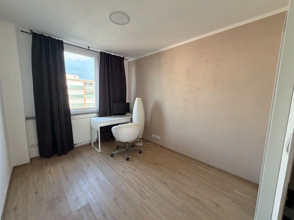 Pronájem bytu 3+kk 54 m², Kaplická, Praha, Praha Pronájem bytu 3+kk 54 m², Kaplická, Praha, Praha