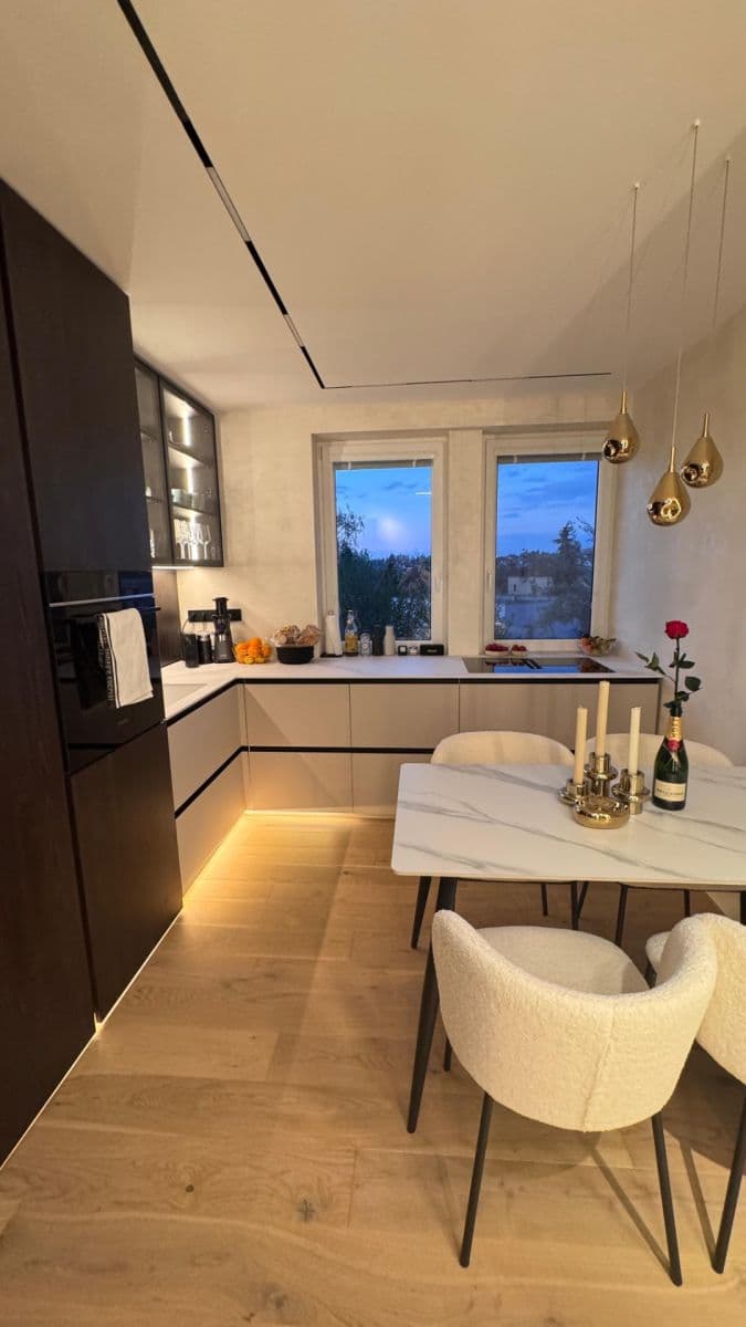 Prodej bytu 2+1 62 m², Komenského náměstí, Říčany, Středočeský kraj Prodej bytu 2+1 62 m², Komenského náměstí, Říčany, Středočeský kraj