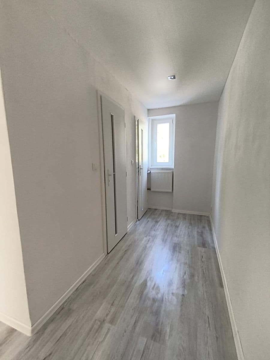 Pronájem bytu 2+1 69 m², Karlovarská, Lubenec, Ústecký kraj Pronájem bytu 2+1 69 m², Karlovarská, Lubenec, Ústecký kraj