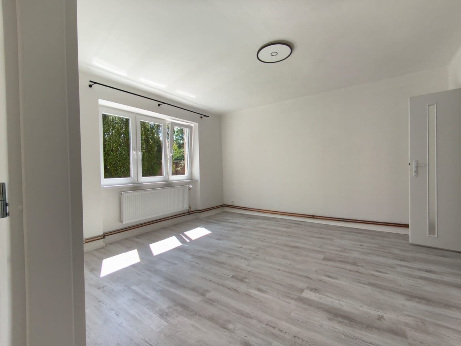 Pronájem bytu 2+1 69 m², Karlovarská, Lubenec, Ústecký kraj Pronájem bytu 2+1 69 m², Karlovarská, Lubenec, Ústecký kraj