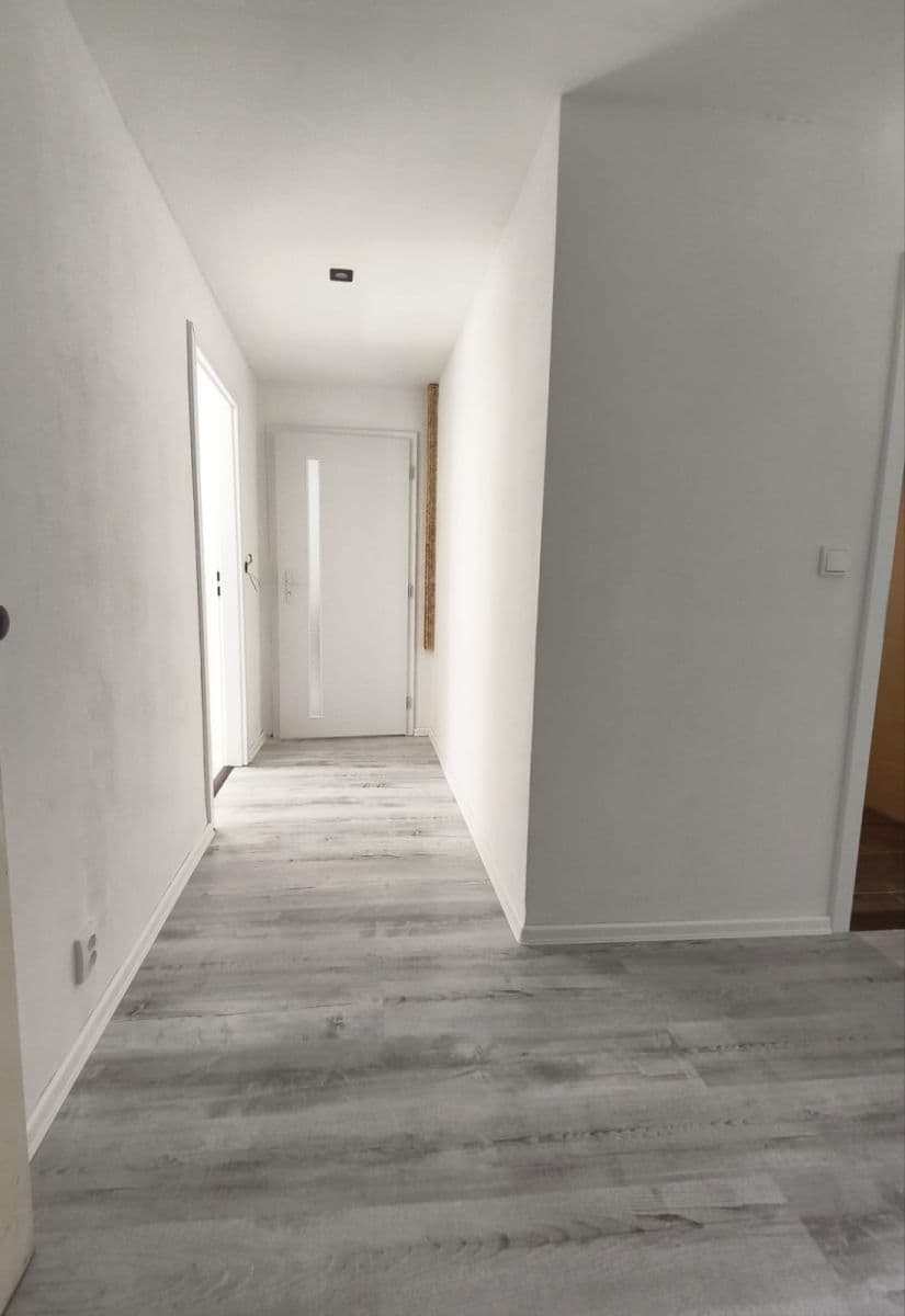 Pronájem bytu 2+1 69 m², Karlovarská, Lubenec, Ústecký kraj Pronájem bytu 2+1 69 m², Karlovarská, Lubenec, Ústecký kraj