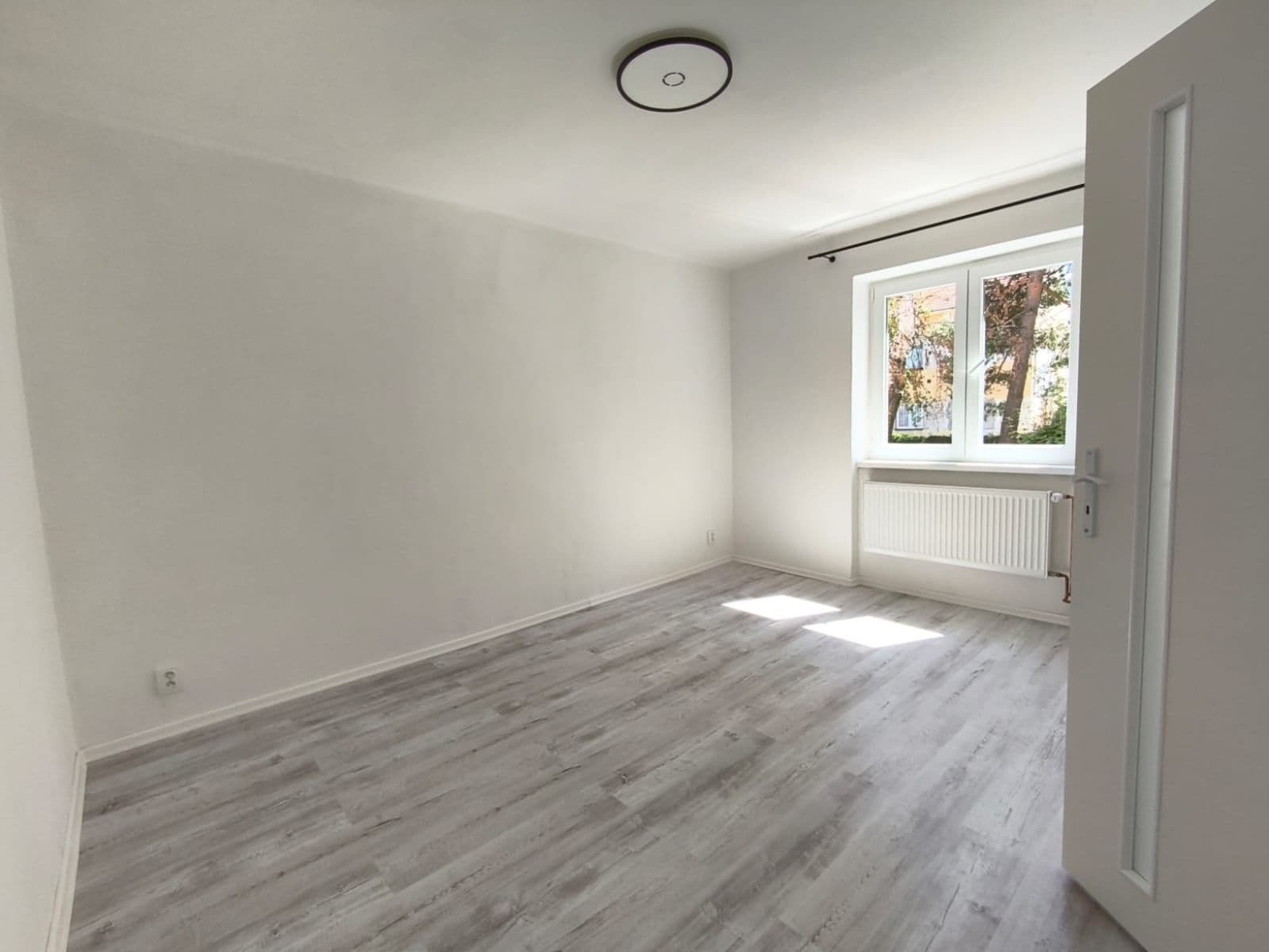 Pronájem bytu 2+1 69 m², Karlovarská, Lubenec, Ústecký kraj Pronájem bytu 2+1 69 m², Karlovarská, Lubenec, Ústecký kraj