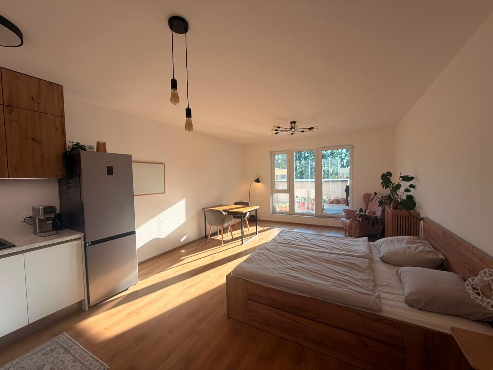 Pronájem bytu 1+kk 37 m², nábřeží Závodu míru, Pardubice, Pardubický kraj Pronájem bytu 1+kk 37 m², nábřeží Závodu míru, Pardubice, Pardubický kraj