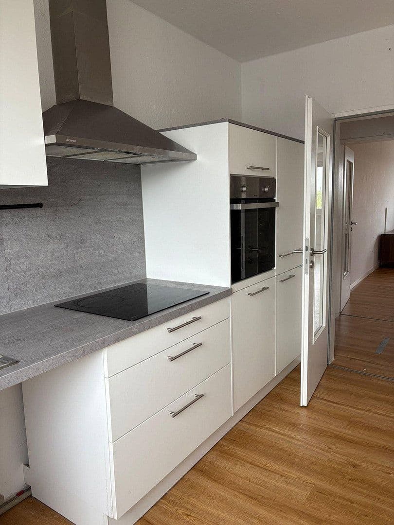 Pronájem bytu 3+1 71 m², Gutenbergstr. 5, Bremerhaven, Bremen Pronájem bytu 3+1 71 m², Gutenbergstr. 5, Bremerhaven, Bremen