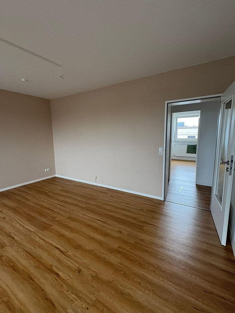 Pronájem bytu 3+1 71 m², Gutenbergstr. 5, Bremerhaven, Bremen Pronájem bytu 3+1 71 m², Gutenbergstr. 5, Bremerhaven, Bremen