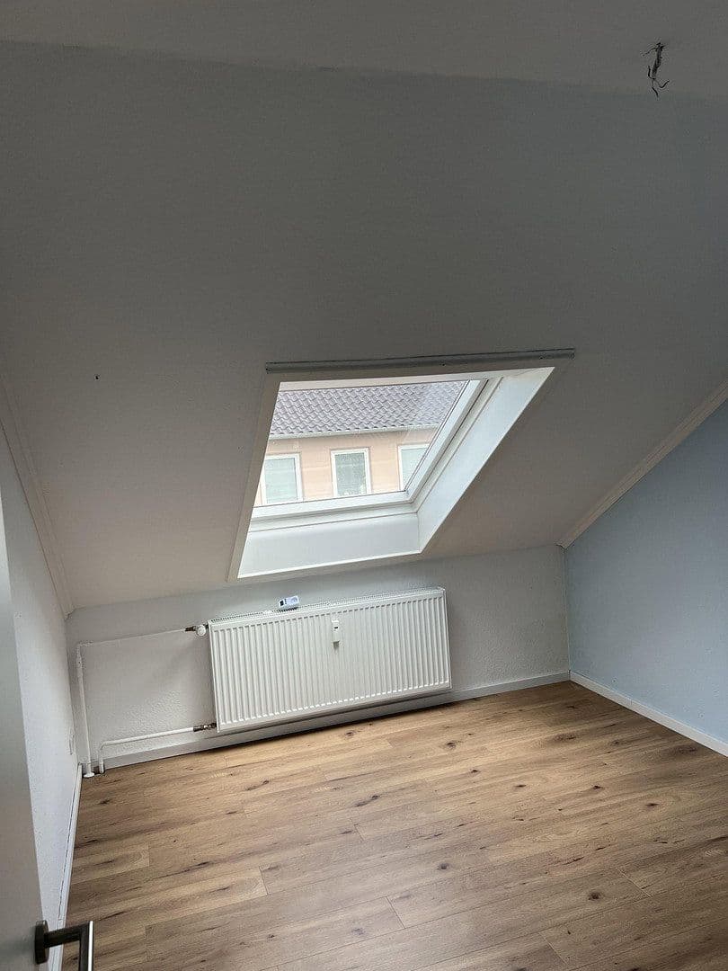Pronájem bytu 3+1 71 m², Gutenbergstr. 5, Bremerhaven, Bremen Pronájem bytu 3+1 71 m², Gutenbergstr. 5, Bremerhaven, Bremen