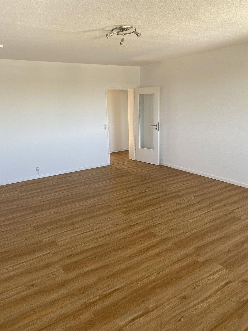Pronájem bytu 3+1 71 m², Gutenbergstr. 5, Bremerhaven, Bremen Pronájem bytu 3+1 71 m², Gutenbergstr. 5, Bremerhaven, Bremen