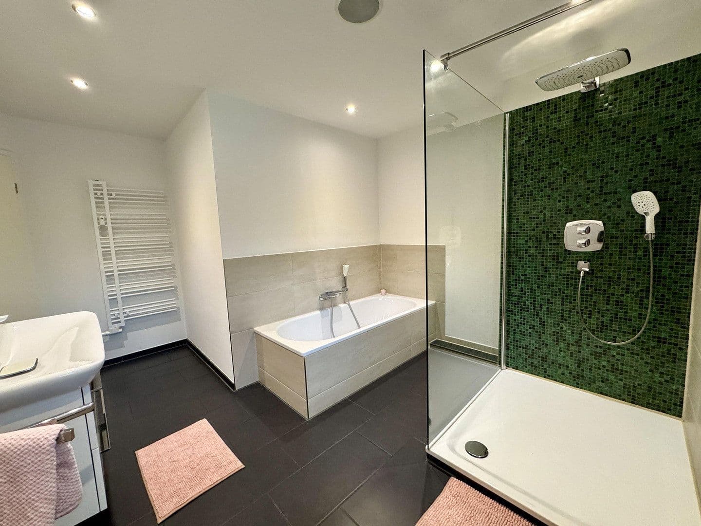 Prodej bytu 3+1 95 m², Theodor-Storm-Straße, Norderstedt, Šlesvicko-Holštýnsko Prodej bytu 3+1 95 m², Theodor-Storm-Straße, Norderstedt, Šlesvicko-Holštýnsko
