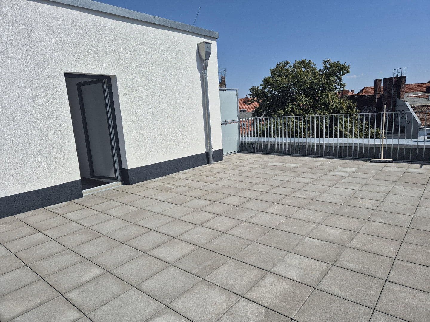 Pronájem bytu 1+1 27 m², Rembrandtstrasse 20, Berlin, Berlín Pronájem bytu 1+1 27 m², Rembrandtstrasse 20, Berlin, Berlín