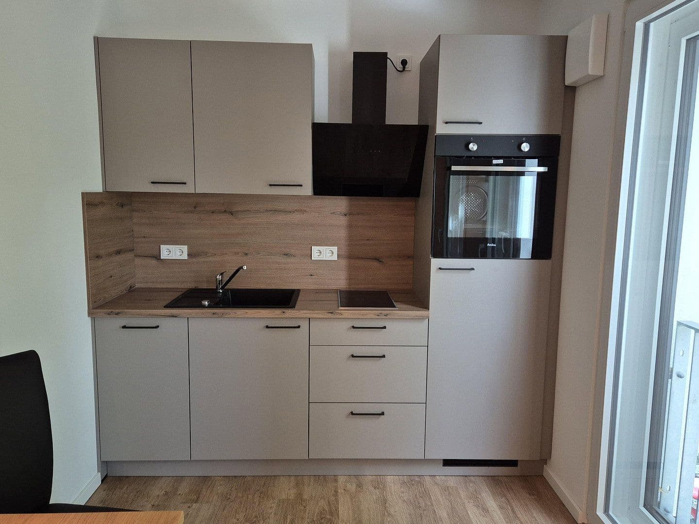 Pronájem bytu 1+1 27 m², Rembrandtstrasse 20, Berlin, Berlín Pronájem bytu 1+1 27 m², Rembrandtstrasse 20, Berlin, Berlín