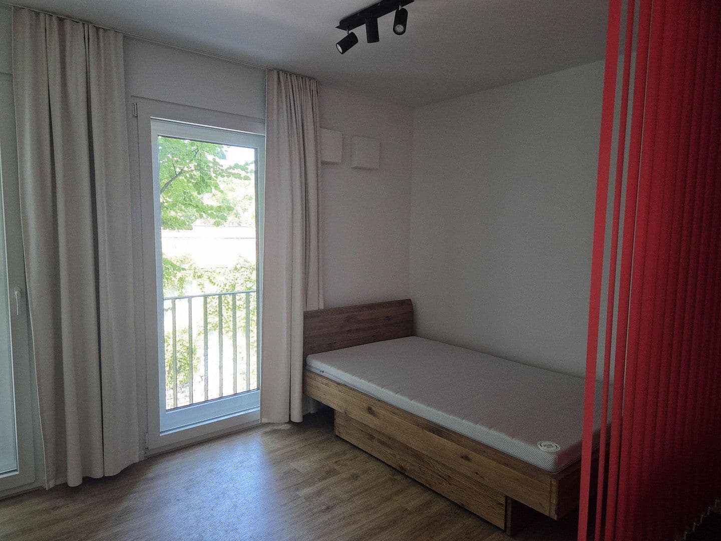 Pronájem bytu 1+1 27 m², Rembrandtstrasse 20, Berlin, Berlín Pronájem bytu 1+1 27 m², Rembrandtstrasse 20, Berlin, Berlín