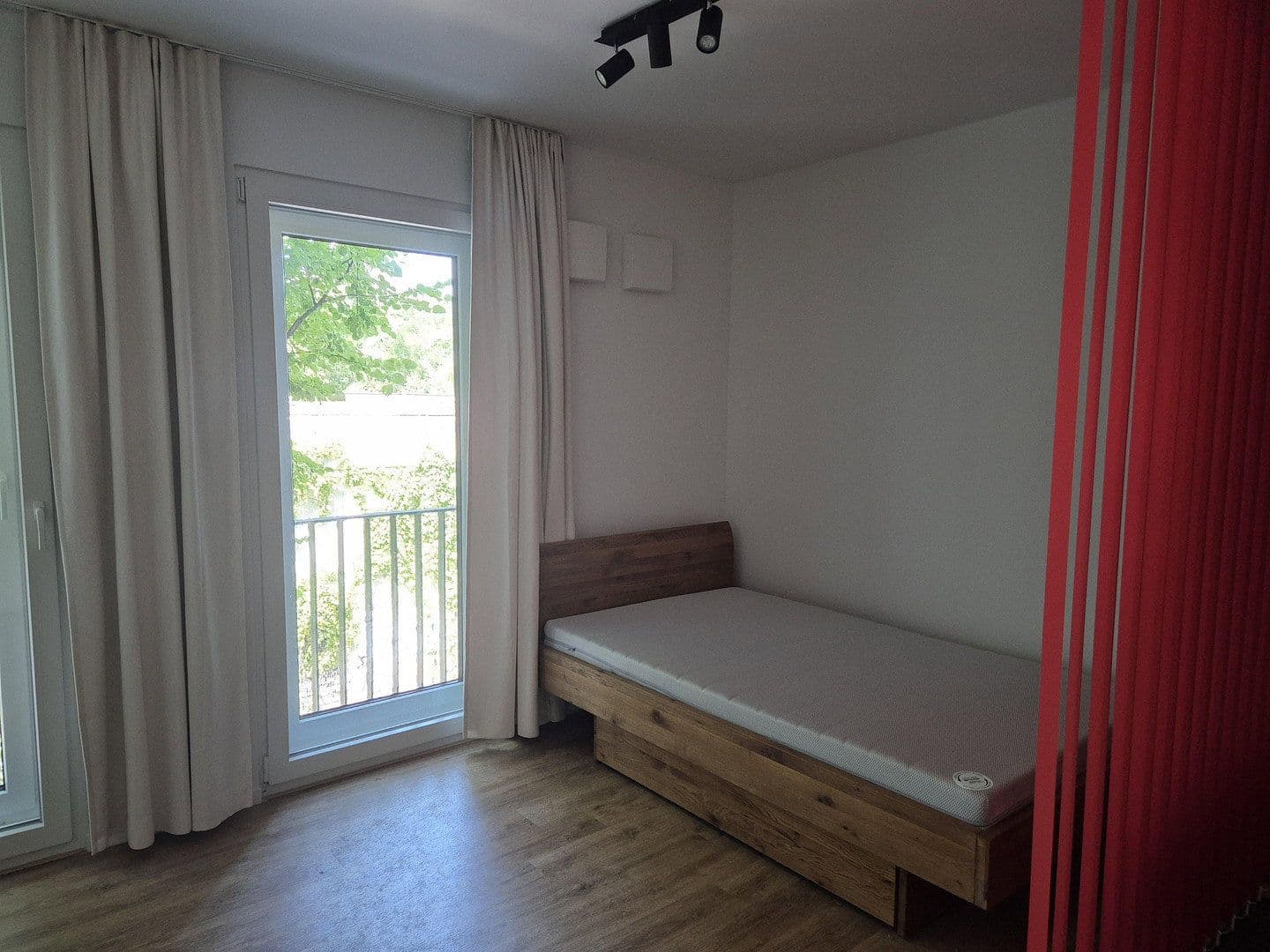 Pronájem bytu 1+1 27 m², Rembrandtstrasse 20, Berlin, Berlín Pronájem bytu 1+1 27 m², Rembrandtstrasse 20, Berlin, Berlín
