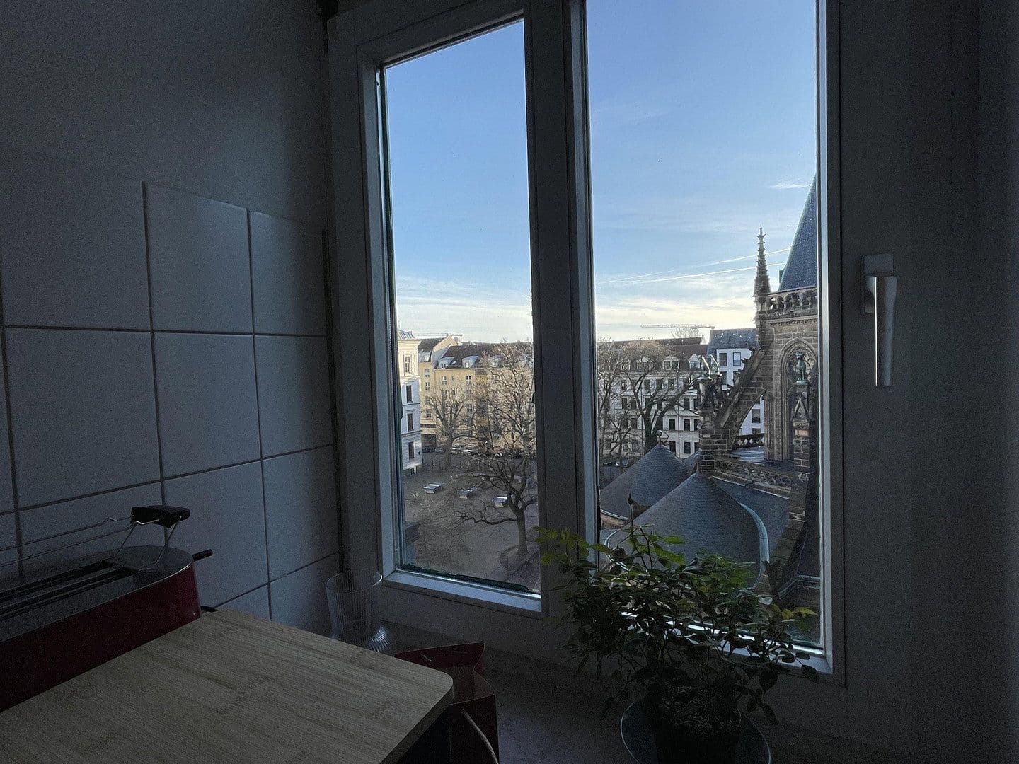 Pronájem bytu 2+1 71 m², Riemannstrasse 28, Leipzig, Sasko Pronájem bytu 2+1 71 m², Riemannstrasse 28, Leipzig, Sasko