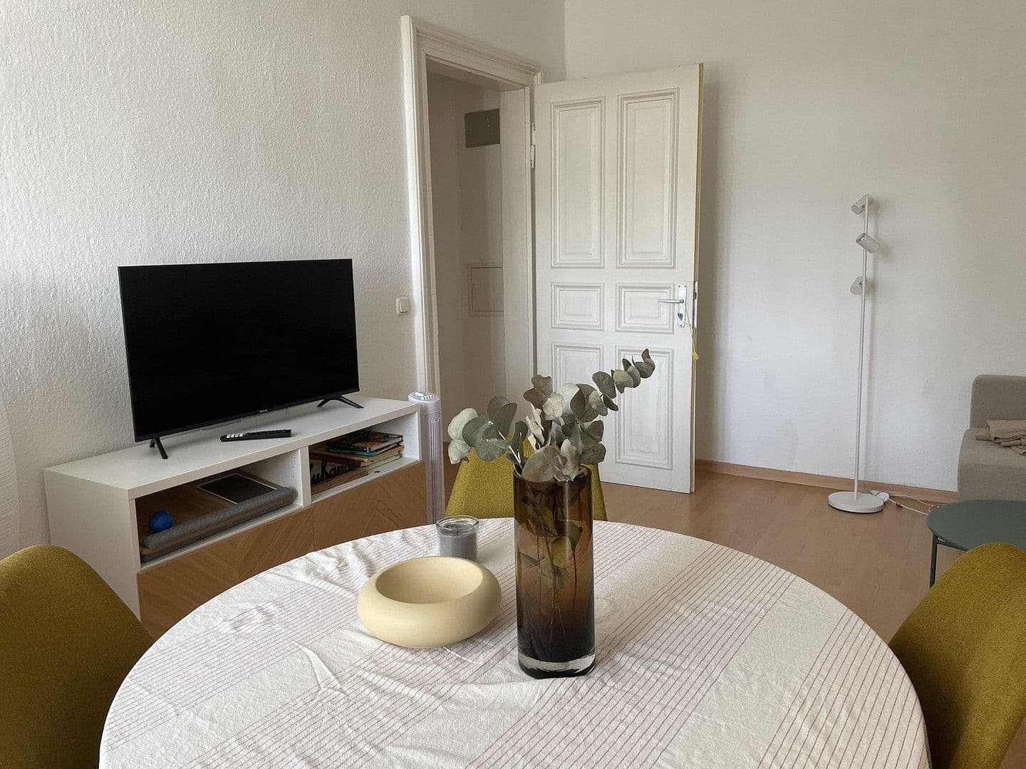 Pronájem bytu 2+1 71 m², Riemannstrasse 28, Leipzig, Sasko Pronájem bytu 2+1 71 m², Riemannstrasse 28, Leipzig, Sasko