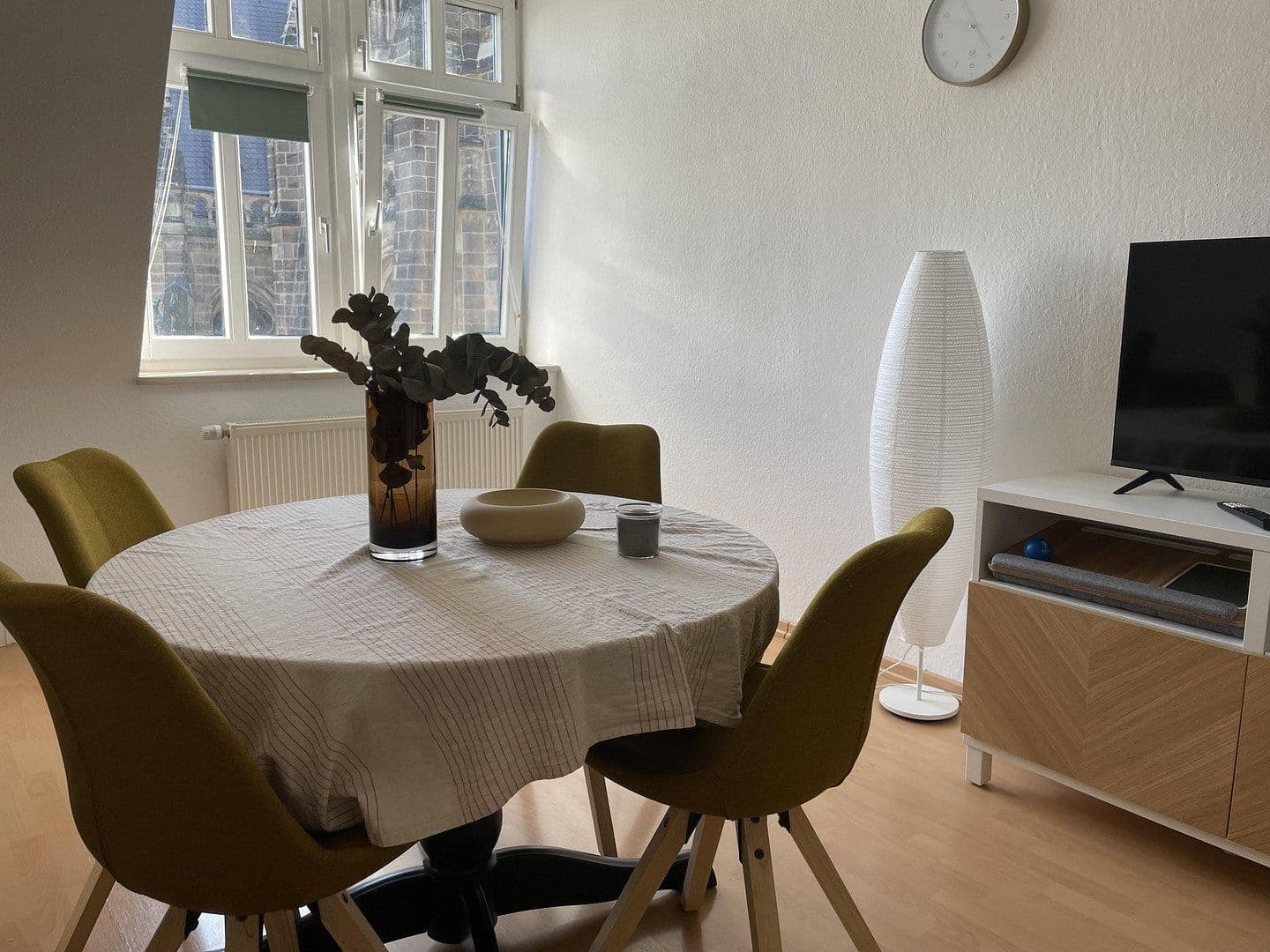 Pronájem bytu 2+1 71 m², Riemannstrasse 28, Leipzig, Sasko Pronájem bytu 2+1 71 m², Riemannstrasse 28, Leipzig, Sasko
