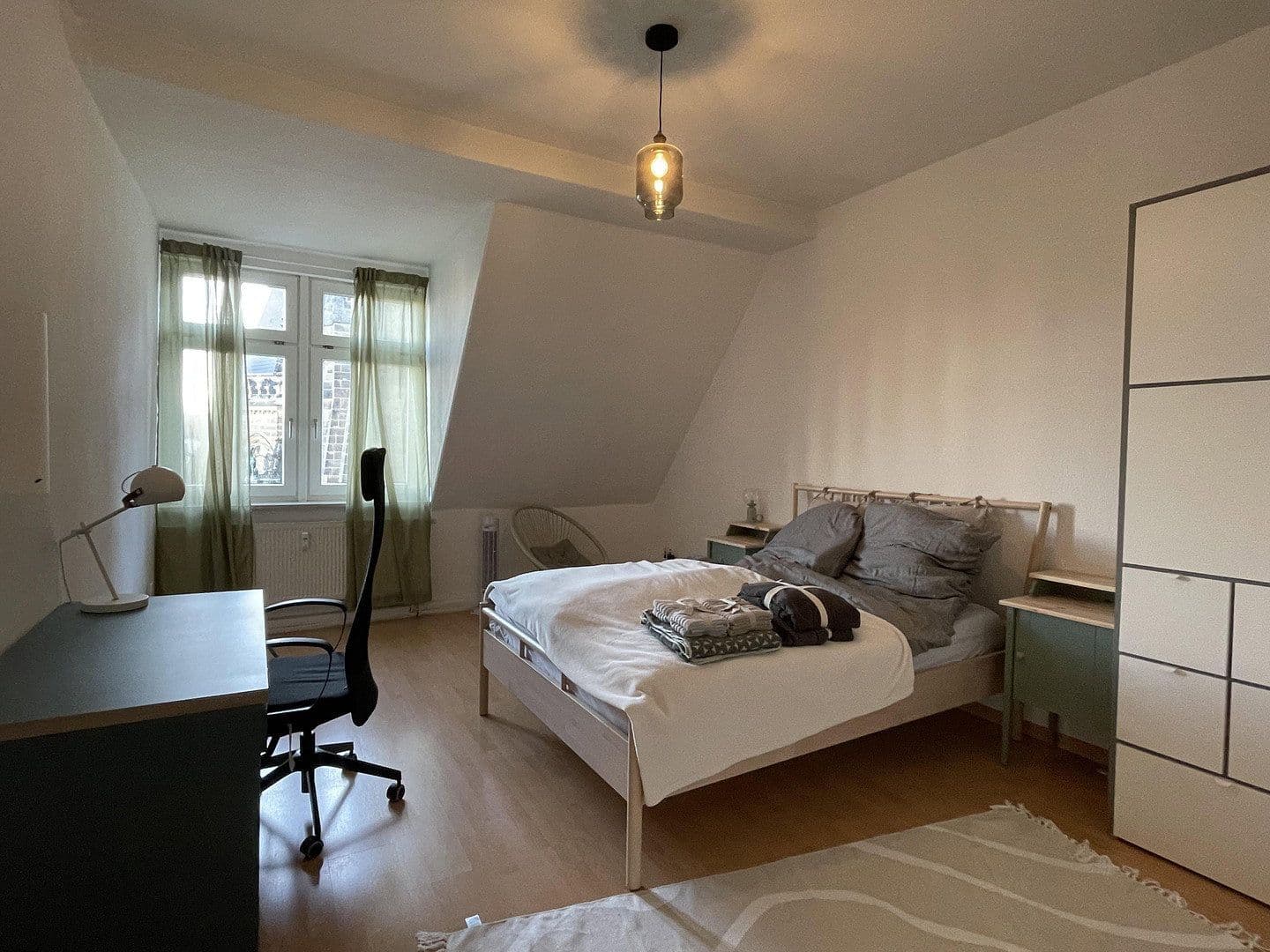 Pronájem bytu 2+1 71 m², Riemannstrasse 28, Leipzig, Sasko Pronájem bytu 2+1 71 m², Riemannstrasse 28, Leipzig, Sasko