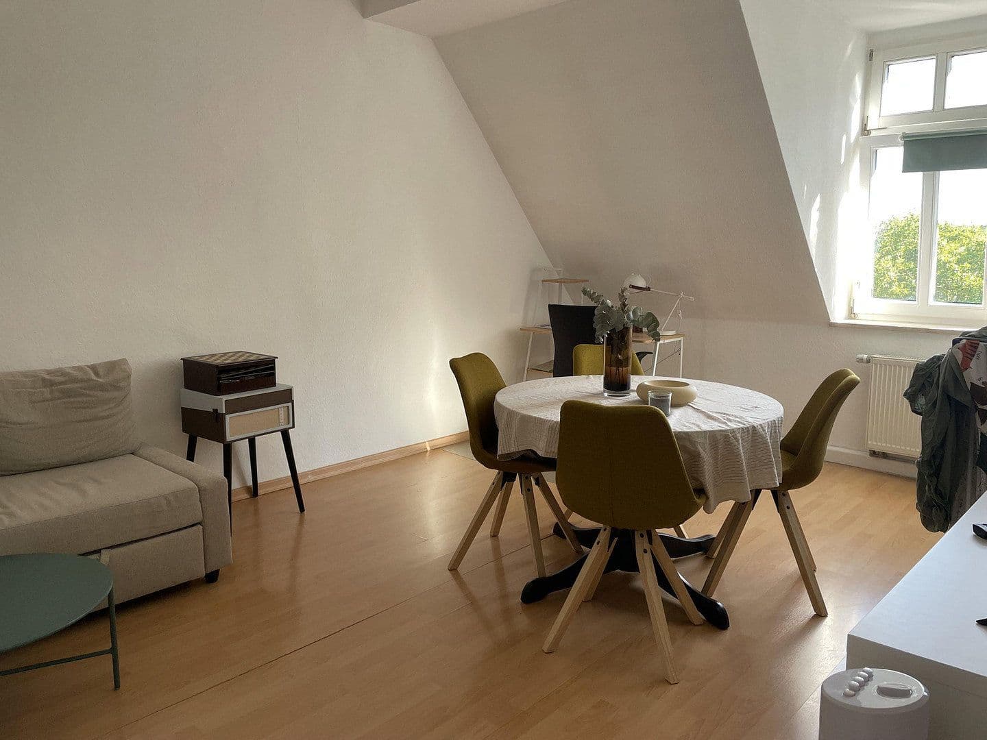 Pronájem bytu 2+1 71 m², Riemannstrasse 28, Leipzig, Sasko Pronájem bytu 2+1 71 m², Riemannstrasse 28, Leipzig, Sasko