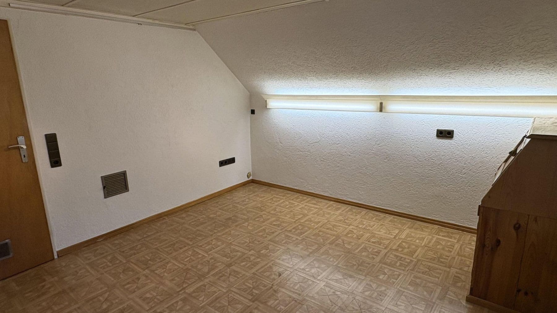 Prodej domu 120 m², pozemek 160 m², Hattersheim am Main, Hessen Prodej domu 120 m², pozemek 160 m², Hattersheim am Main, Hessen