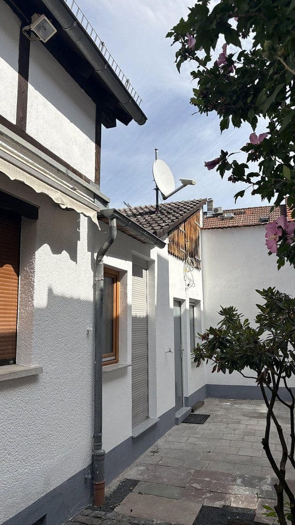 Prodej domu 120 m², pozemek 160 m², Hattersheim am Main, Hessen Prodej domu 120 m², pozemek 160 m², Hattersheim am Main, Hessen