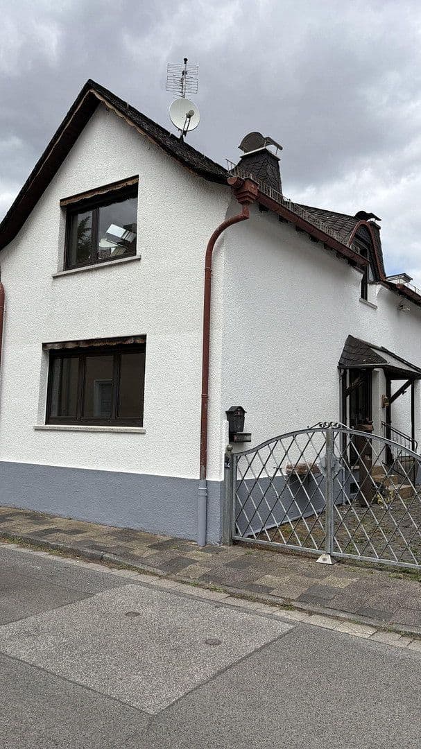 Prodej domu 120 m², pozemek 160 m², Hattersheim am Main, Hessen Prodej domu 120 m², pozemek 160 m², Hattersheim am Main, Hessen