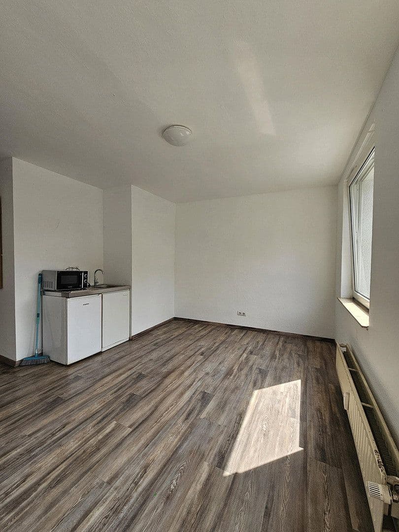 Pronájem bytu 1+1 30 m², Ellerstraße 23, Solingen, Severní Porýní-Vestfálsko Pronájem bytu 1+1 30 m², Ellerstraße 23, Solingen, Severní Porýní-Vestfálsko